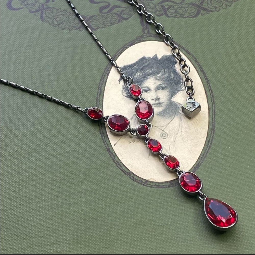 GIVENCHY dainty modern gothic red & black crystal y-drop necklace EUC - Picture 2 of 7
